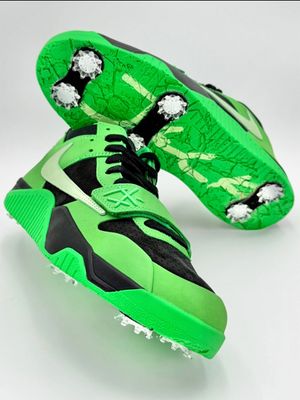 Image post by @customcleats on Instagram