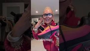 Video post by @shop.with.caroline on YouTube