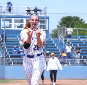Image post by @hofstrasoftball on Instagram