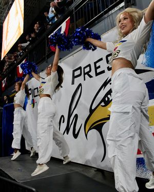 Image post by @coloradoeagleschicks on Instagram