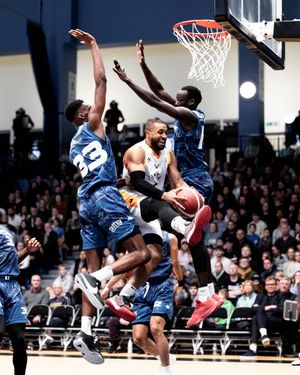 Image post by @LondonLions on Twitter