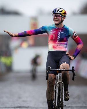 Image post by @wmncycling on Instagram