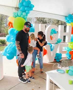 Image post by @brantleygilbert on Twitter