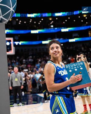Image post by @dallaswings on Instagram