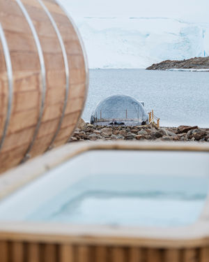 Image post by @white.desert.antarctica on Instagram