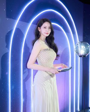 Image post by @ellehongkong on Instagram