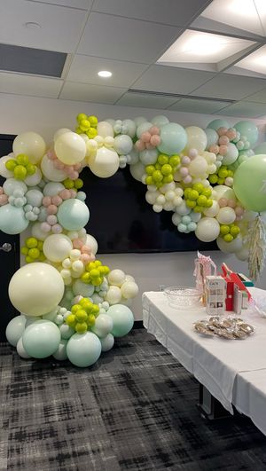 Video post by @balloons_by_victoria_dz on Instagram