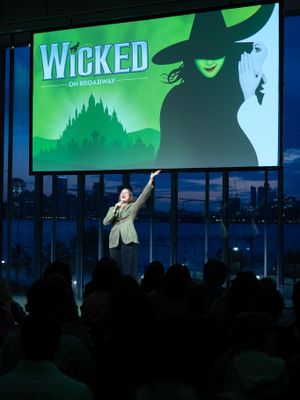 Image post by @wicked_musical on Instagram