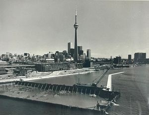 Image post by @toronto_archives on Instagram