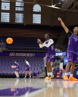 Image post by @uw_mbb on Instagram