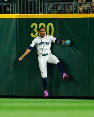 Image post by @mariners on Instagram