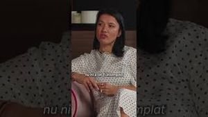 Video post by @lauracomanl on YouTube
