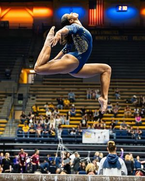 Image post by @collegegymsea on Instagram