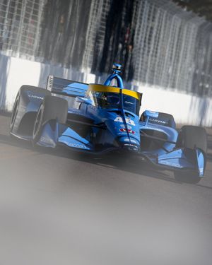 Image post by @CarvanaRacing on Twitter