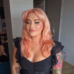 Image post by @naomilouisemakeup on Instagram