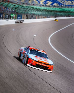Image post by @bradperezracing on Twitter