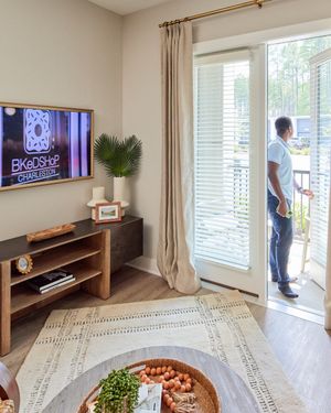 Image post by @theamesnexton on Instagram