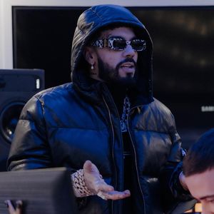 Image post by @anuel on Instagram