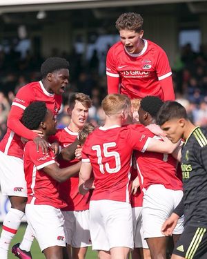 Image post by @azalkmaar on Instagram