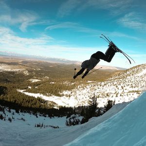 Image post by @uscskiandsnowboard on Instagram