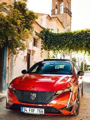 Image post by @peugeot on Instagram