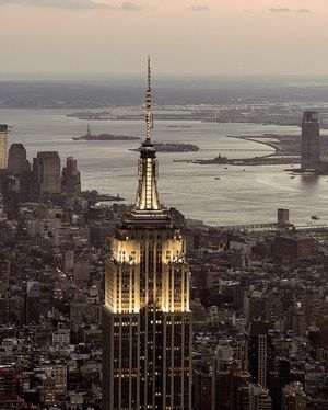 Image post by @empirestatebldg on Instagram