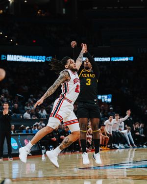 Image post by @vandalhoops on Instagram