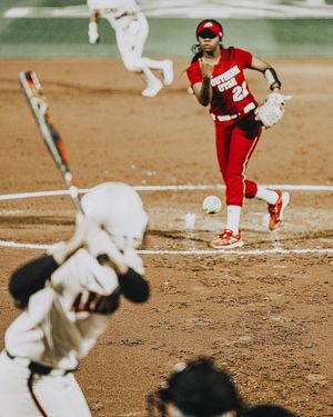 Image post by @suusoftball on Instagram