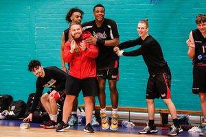 Image post by @itchenbball on Instagram