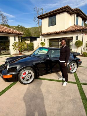 Image post by @kevinhart4real on Instagram
