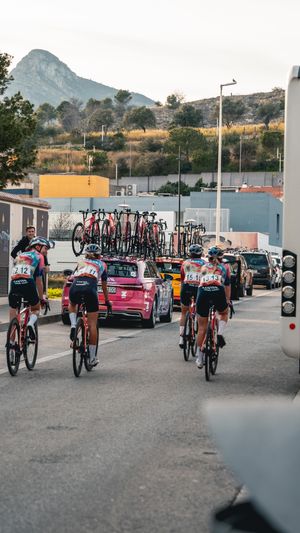 Video post by @wmncycling on Instagram