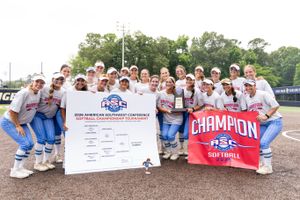 Image post by @etbu_softball on Instagram
