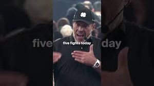 Video post by @tonyrobbinslive on YouTube