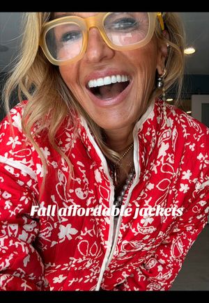 Video post by @shop.with.caroline on TikTok