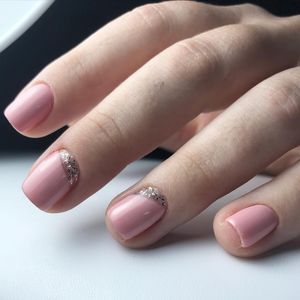 Image post by @nestanails on Instagram