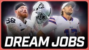 Video post by @hurrdatsports on YouTube