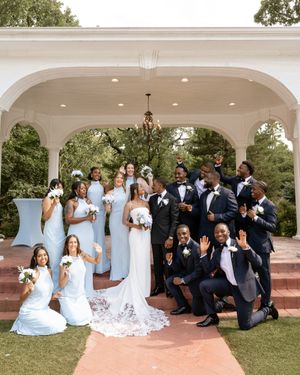 Image post by @vowdweddings on Instagram