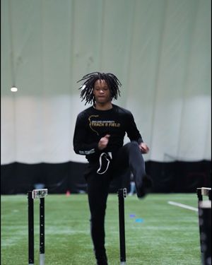 Image post by @oaklandtrackxc on Instagram