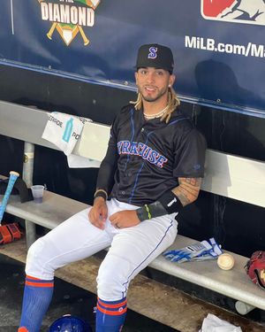 Image post by @syracusemets on Instagram