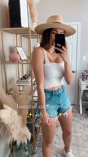 Video post by @sabrinanoellee on Instagram