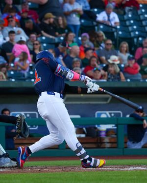 Image post by @greatlakesloons on Instagram