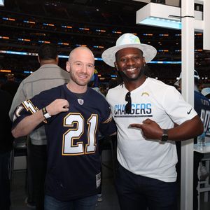 Image post by @seanseaevans on Instagram