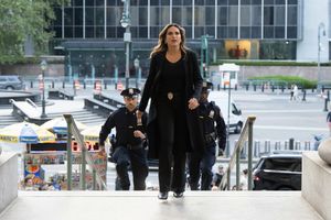 Image post by @therealmariskahargitay on Instagram