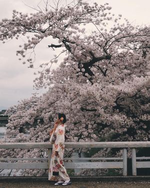 Image post by @selenaxsun on Instagram