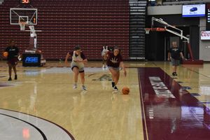 Image post by @siu_wbasketball on Instagram