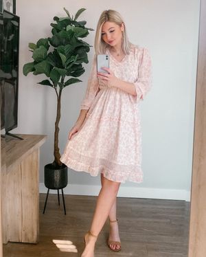 Image post by @shopfillyflair on Instagram