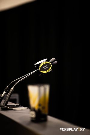 Image post by @CFBPlayoff on Twitter