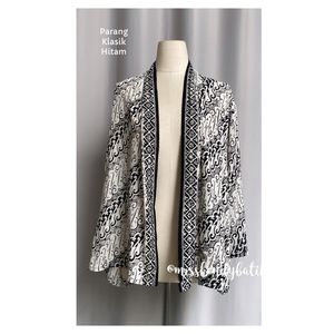 Image post by @misskendybatik on Instagram