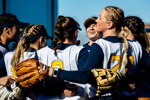 Image post by @umichsoftball on Twitter