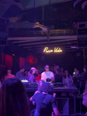 Image post by @bastianvmusic on Instagram